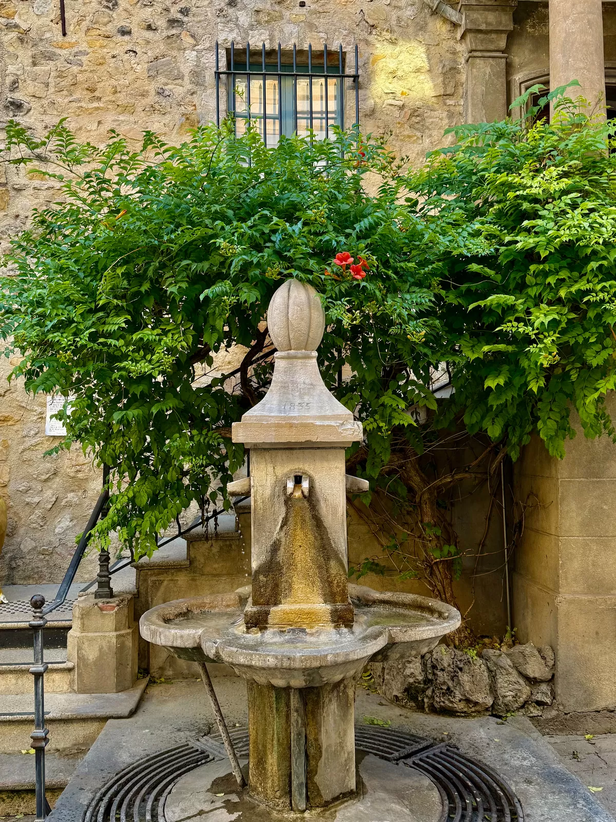 Das historische Dorf Valbonne im Hinterland der Côte d’Azur